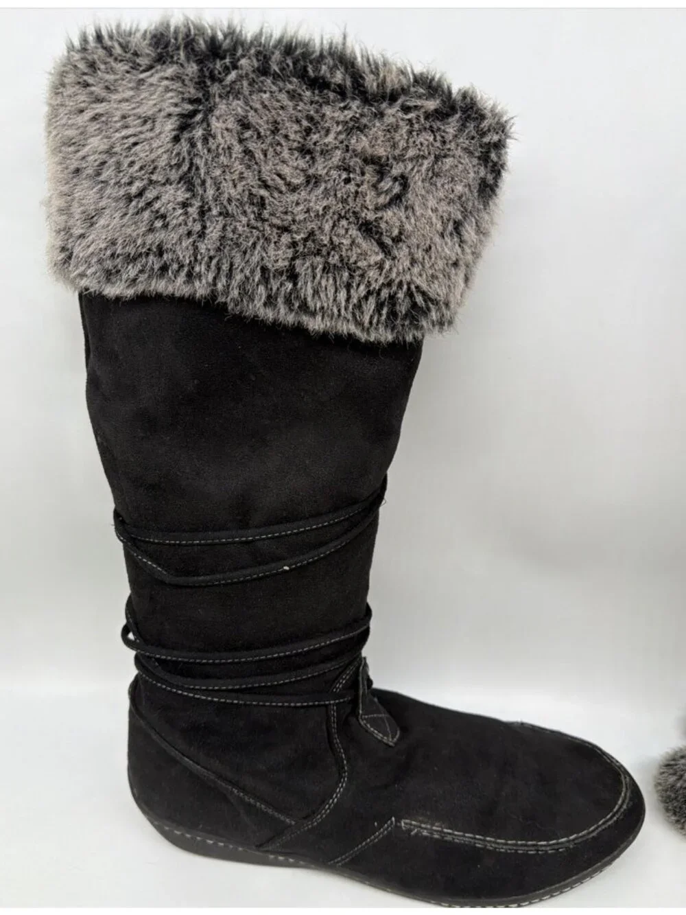 American Eagle Black Mallory Boots Gray Faux Fur Trim Pom-Pom Accents Womens 12
